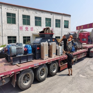 2PG1200x800大型對(duì)輥破碎機(jī)發(fā)貨 發(fā)往山東