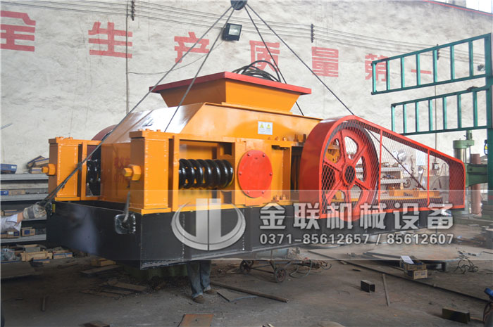 雙齒輥破碎機(jī)安裝、試機(jī)時(shí)都有哪些注意事項(xiàng)？